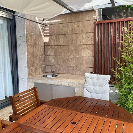 Deluxe In Village Club